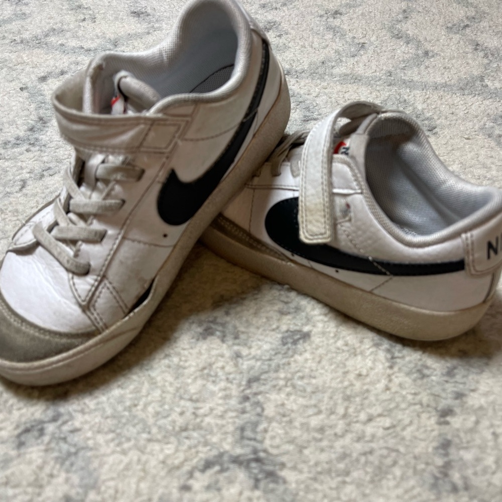 Boys Nike 13Y shoes